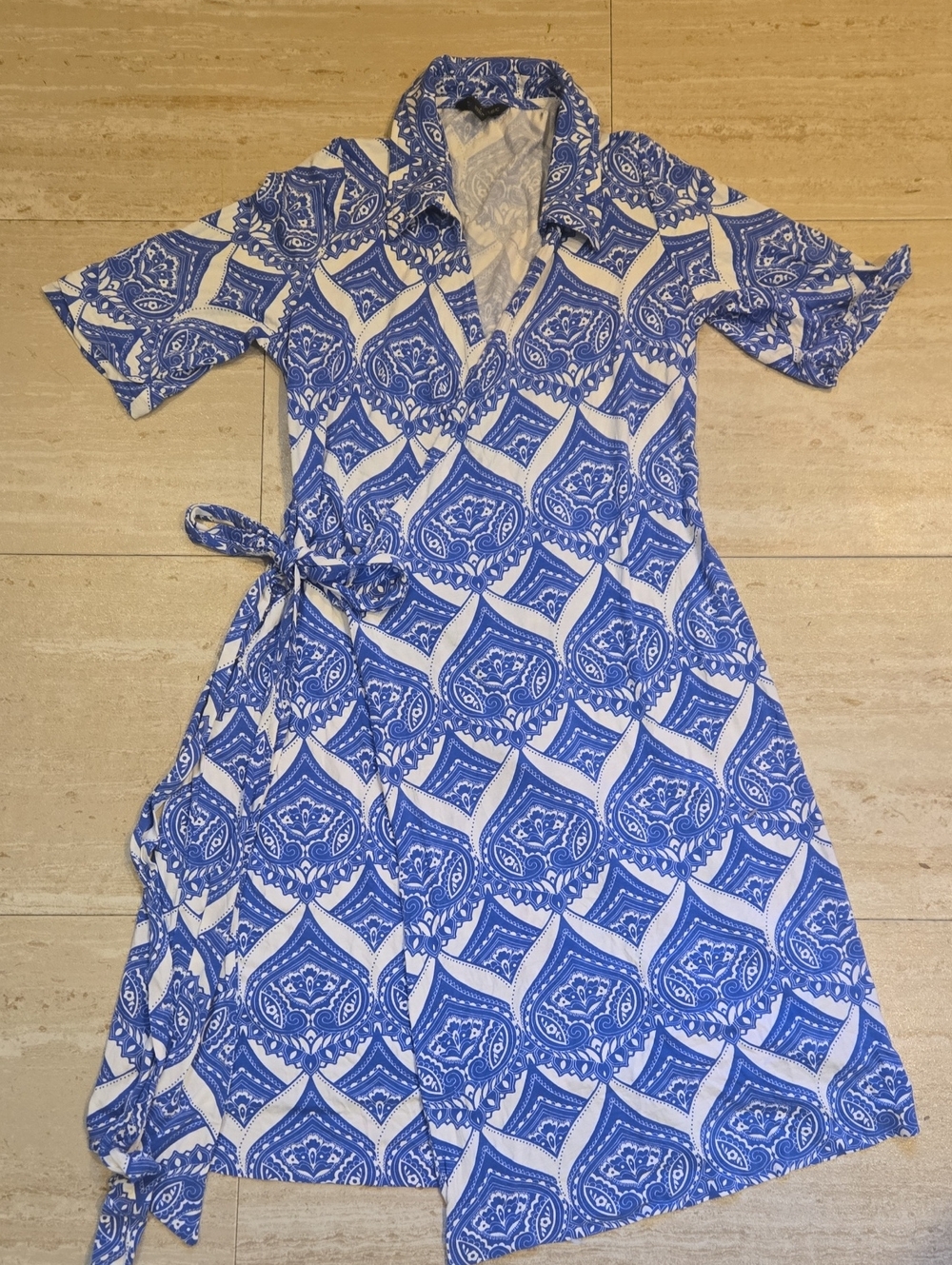 Banana Republic Blue/White Design Print Rayon Tie Wrap Midi Dress